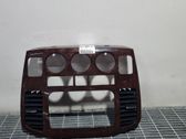 Rejilla de ventilación central del panel
