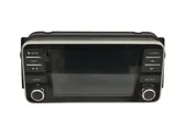 Panel / Radioodtwarzacz CD/DVD/GPS