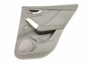 Moldura del tarjetero de la puerta trasera