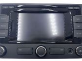 Radio/CD/DVD/GPS head unit