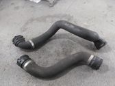 Tuyau de liquide de refroidissement moteur
