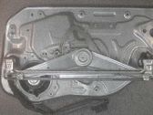 Regulador de puerta delantera con motor