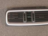 Grille d'aération centrale