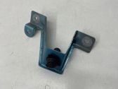 Fender mounting bracket