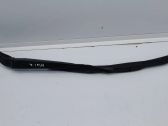 Windshield/front glass wiper blade