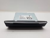 Radio / CD-Player / DVD-Player / Navigation