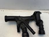 Tuyau de liquide de refroidissement moteur