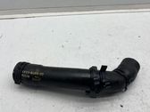 Tuyau de liquide de refroidissement moteur