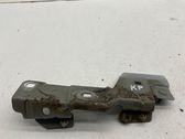 Fender mounting bracket
