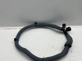 Tuyau de liquide de refroidissement moteur