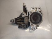 Engine mounting bracket