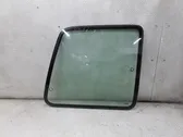 Šoninis stiklas kėbulo viduryje