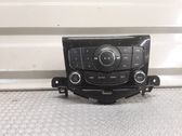 Radio / CD-Player / DVD-Player / Navigation