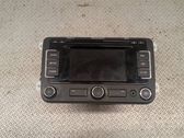 Radio / CD-Player / DVD-Player / Navigation