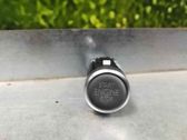 Bouton poussoir de démarrage du moteur