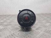 Botón interruptor de luz de peligro