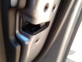 Cerradura de puerta delantera