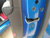 Cerradura de puerta delantera