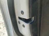 Cerradura de puerta delantera