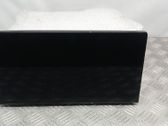 Radio / CD-Player / DVD-Player / Navigation