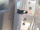 Serrure de porte avant