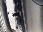 Serrure de porte avant
