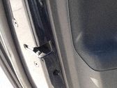 Cerradura de puerta trasera