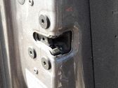 Cerradura de puerta delantera