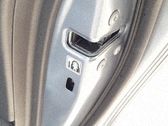 Cerradura de puerta trasera