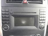 Radio / CD-Player / DVD-Player / Navigation