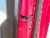 Cerradura de puerta delantera
