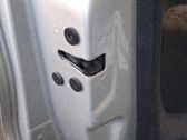Cerradura de puerta delantera