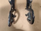 Engine bonnet/hood hinges