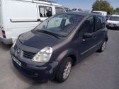 Front wheel arch liner splash guards
