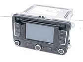 Radio / CD-Player / DVD-Player / Navigation