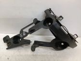 Rear bumper mounting bracket