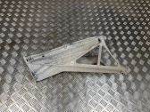 Engine mounting bracket