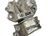 Engine mount bracket
