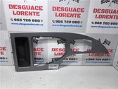 Listón embellecedor de la puerta delantera (moldura)