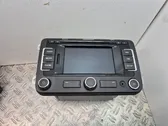 Radio / CD-Player / DVD-Player / Navigation