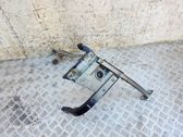 Front bumper mounting bracket