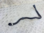 Tuyau de liquide de refroidissement moteur