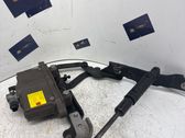 Engine bonnet/hood hinges