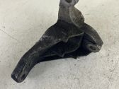 Gearbox mounting bracket