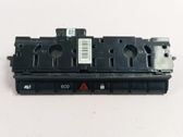 Botón interruptor de luz de peligro