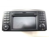 Radio / CD-Player / DVD-Player / Navigation