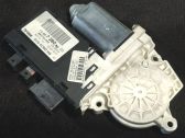 Motor del regulador de la ventanilla de la puerta delantera