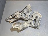 Rear bumper mounting bracket