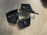 Garniture, panneau de grille d'aération