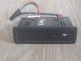 USB-pistokeliitin